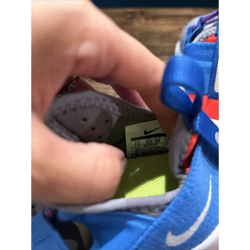 EUC Nike Kids Free RN CMTR 2018 (GS)‎ Gunsmoke/White-Signal Blue Size 11C US